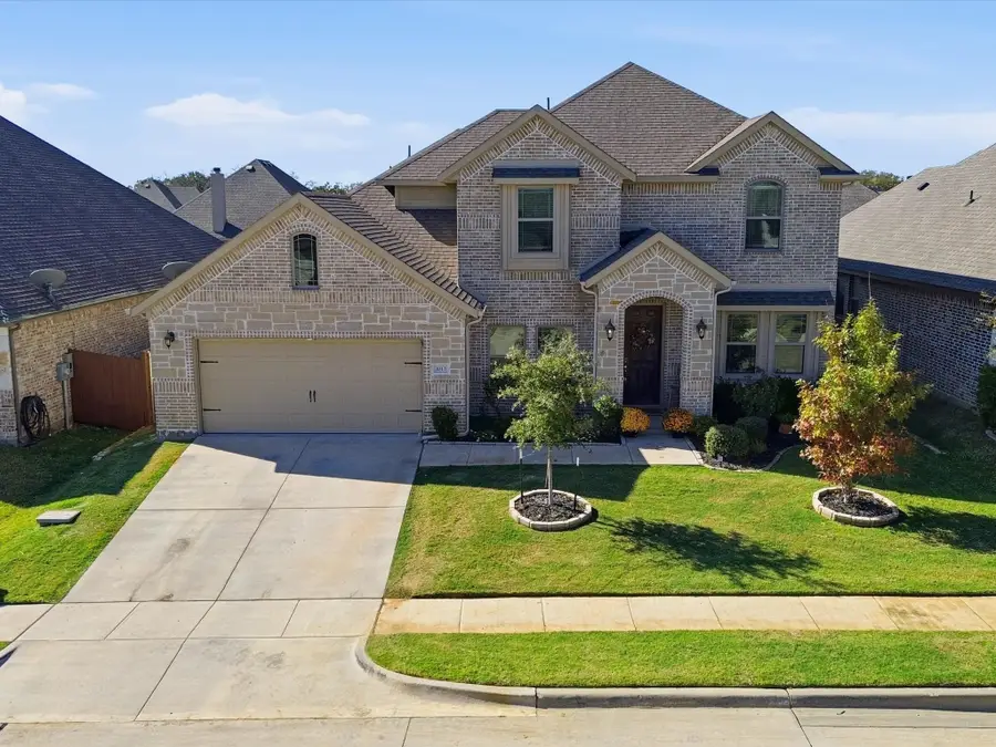 1013 Wildwood Drive, Joshua, TX 76058 - Image #2