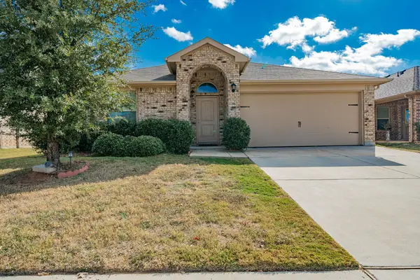 8324 Windsor Forest Drive, Fort Worth, TX 76120