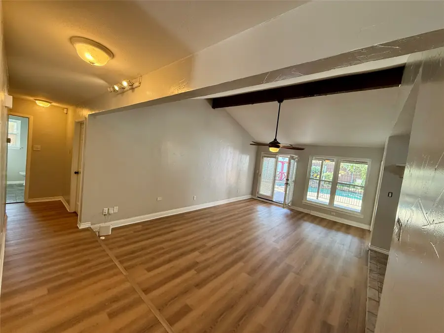 721 NW Ann Lois Lane, Burleson, TX 76028 - Image #2