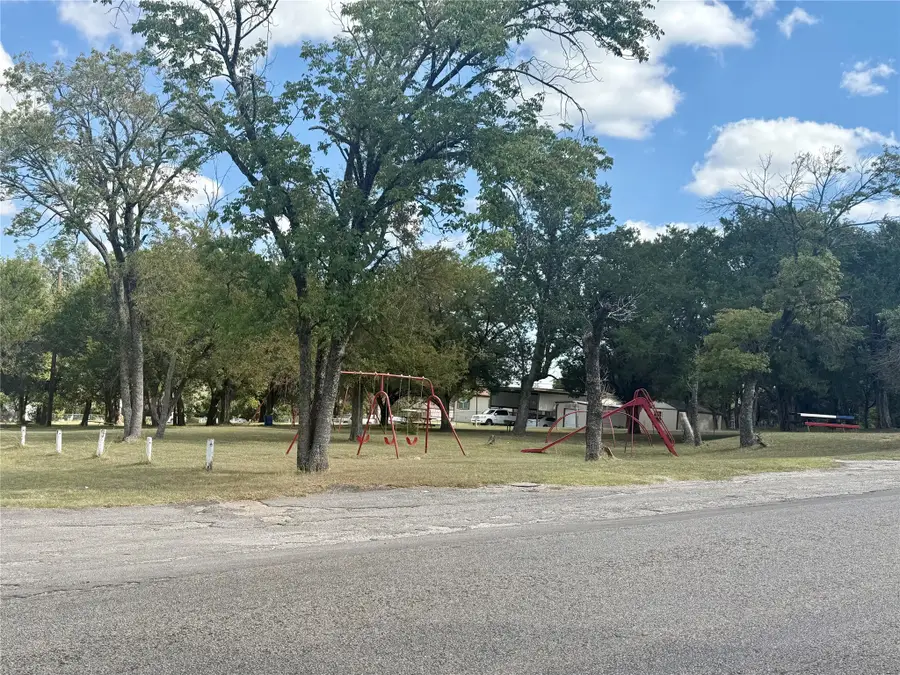 3919 Brook Valley Street, Granbury, TX 76048 - Image #3