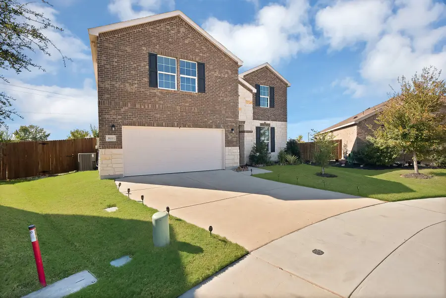 820 Lemongrass Court, Fort Worth, TX 76131 - Image #3