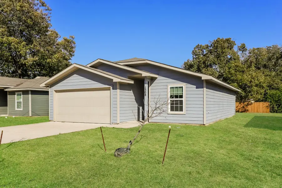 1308 N Brazos Avenue, Cleburne, TX 76031 - Image #2