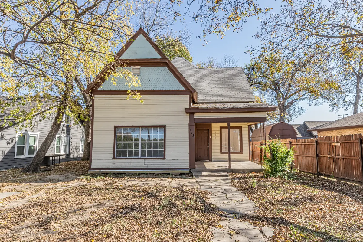 428 N Denton Street, Gainesville, TX 76240 - Image #1