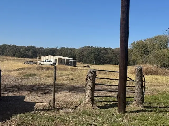 500 N Hovey Street, Chico, TX 76431 - Image #3