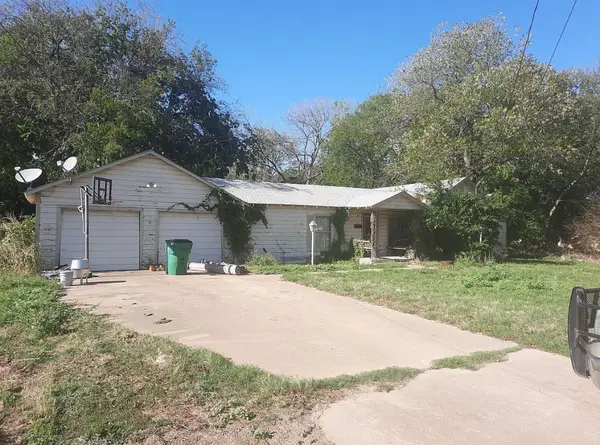 1385 W Swan Street, Stephenville, TX 76401