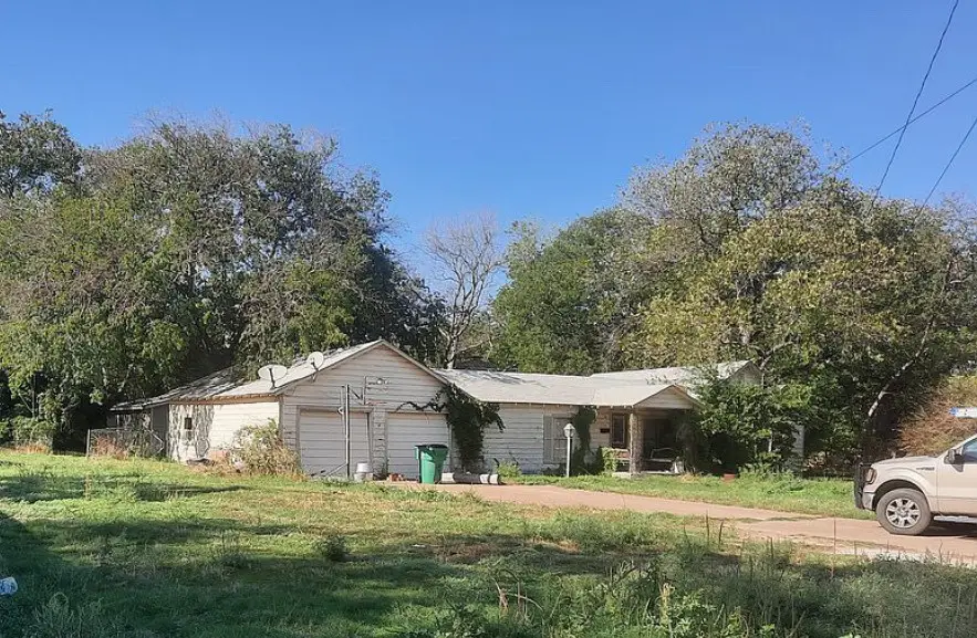 1385 W Swan Street, Stephenville, TX 76401 - Image #2