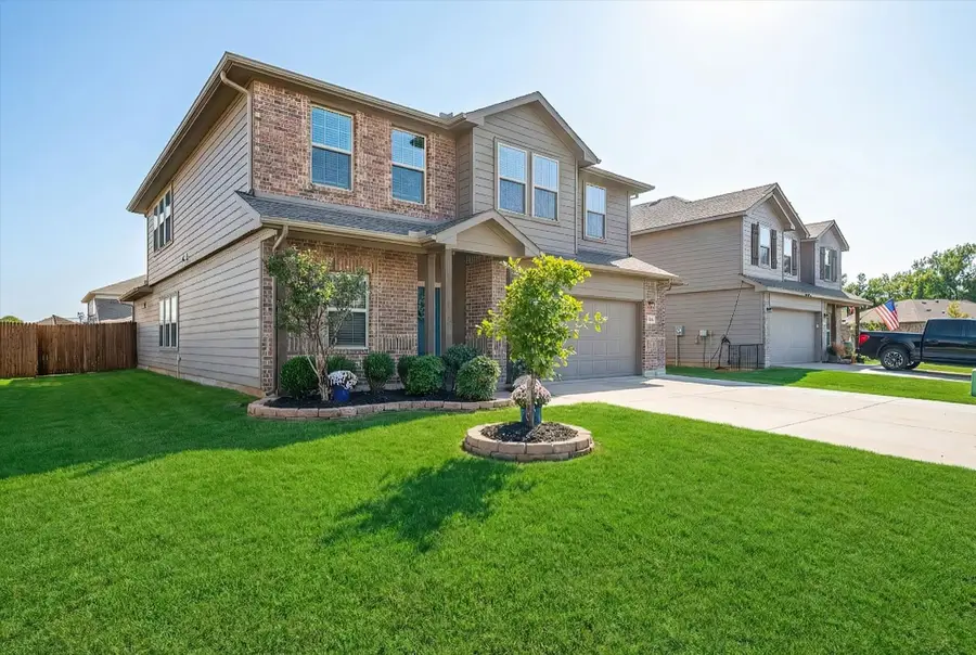 313 Countryside Drive, Aubrey, TX 76227 - Image #2