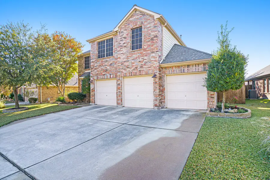 4028 Burwood Drive, Roanoke, TX 76262 - Image #2