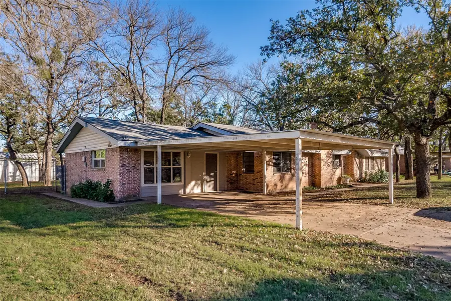 504 Austin Drive, Mineral Wells, TX 76067 - Image #2