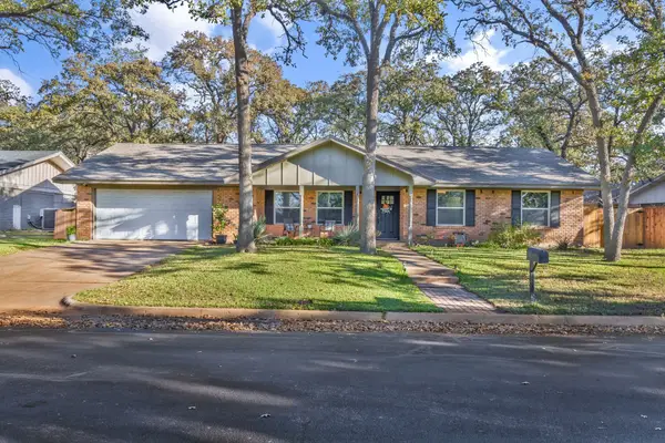 1304 W Redbud Drive, Hurst, TX 76053