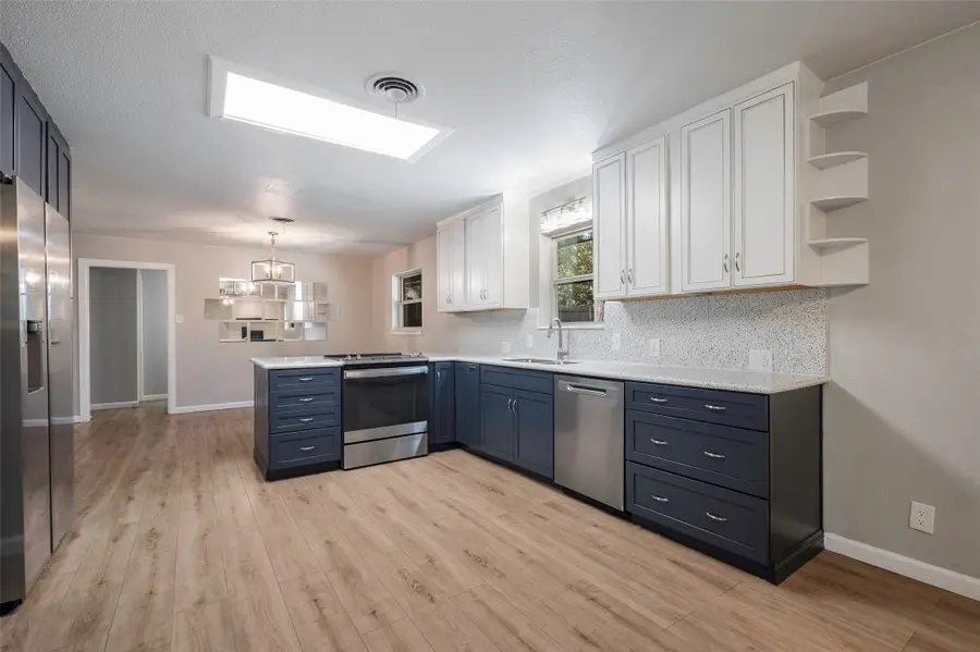 608 W Pleasantview Drive, Hurst, TX 76054 - Image #3