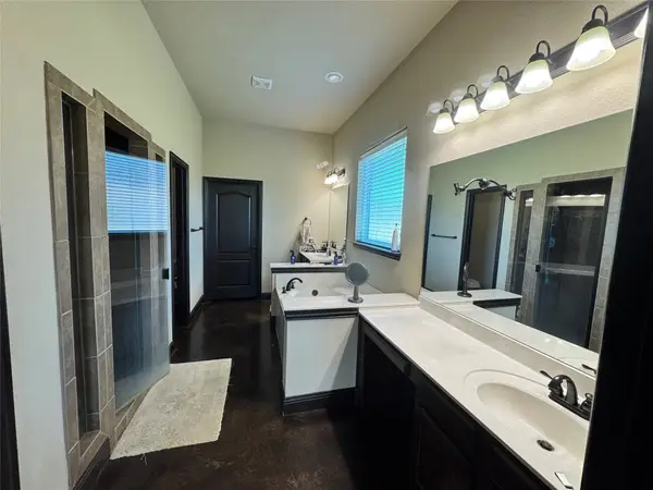 8228 Preserve Oaks Drive, Burleson, TX 76028