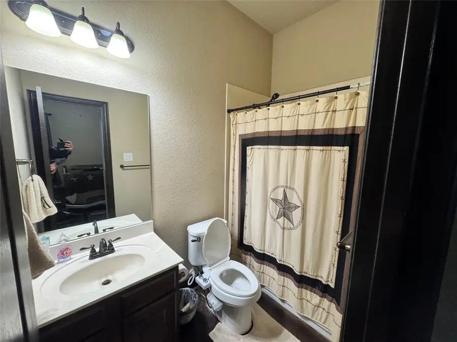 8228 Preserve Oaks Drive, Burleson, TX 76028 - Image #3