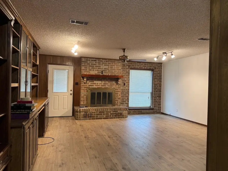 111 Parkwood Rd, Teague, TX 75860 - Image #3