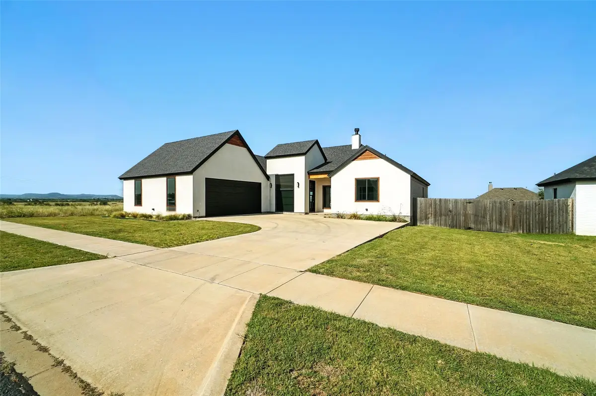 8326 Cimarron Trail, Abilene, TX 79606 - Image #1