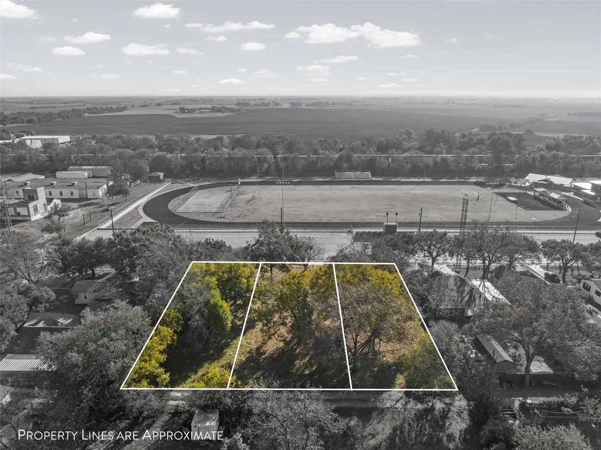 604 S Reagan Street, West, TX 76691 - Image #1