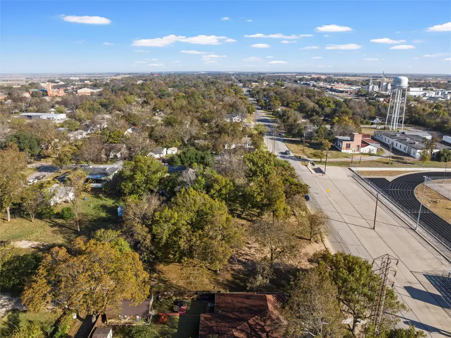 606 S Reagan Street, West, TX 76691 - Image #3