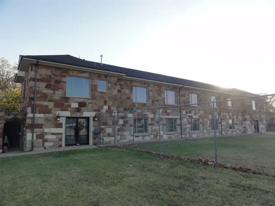 1200 E Maddox Avenue, Fort Worth, TX 76104 - Image #2