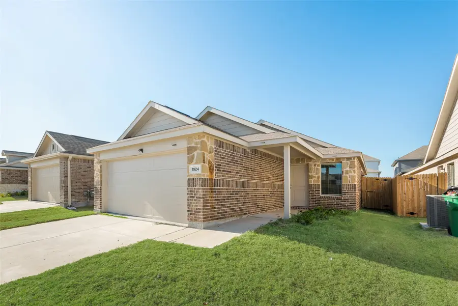 1924 Aves Glen Lane, Forney, TX 75126 - Image #2
