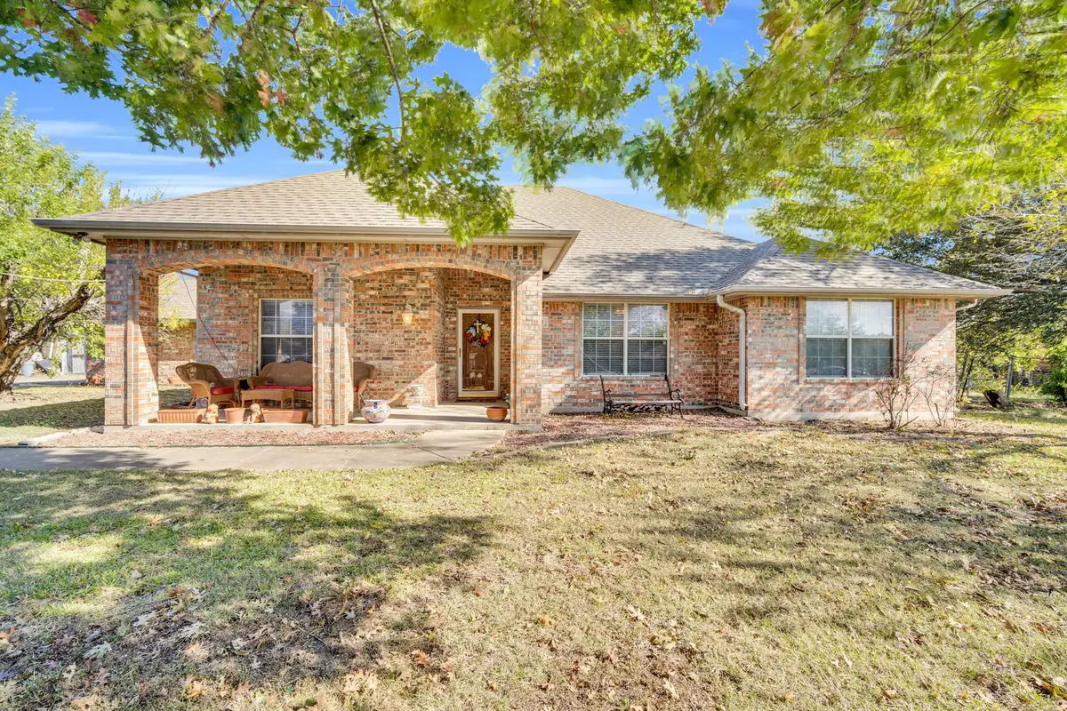 702 Lark Lane, Oak Leaf, TX 75154 - Image #1