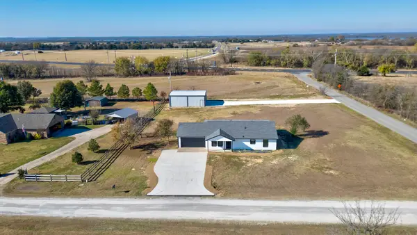 718 Arapaho Drive, Tioga, TX 76271