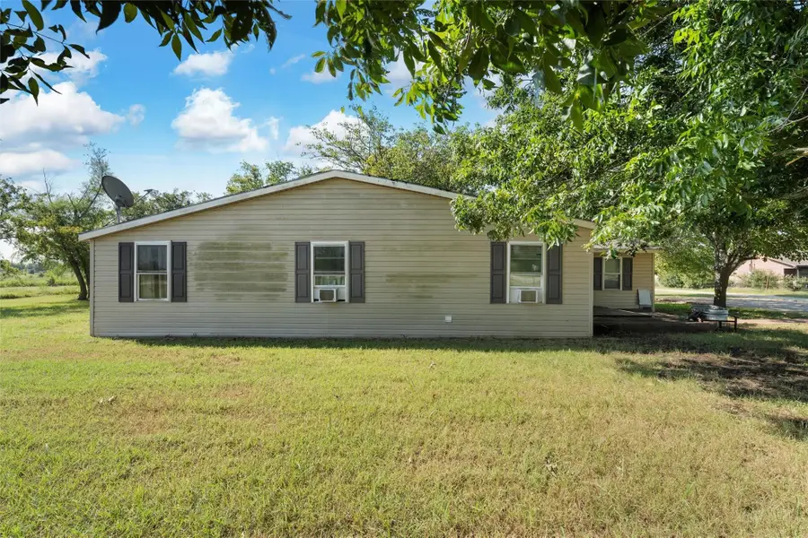 1025 Wyatt Lane, McGregor, TX 76657 - Image #2