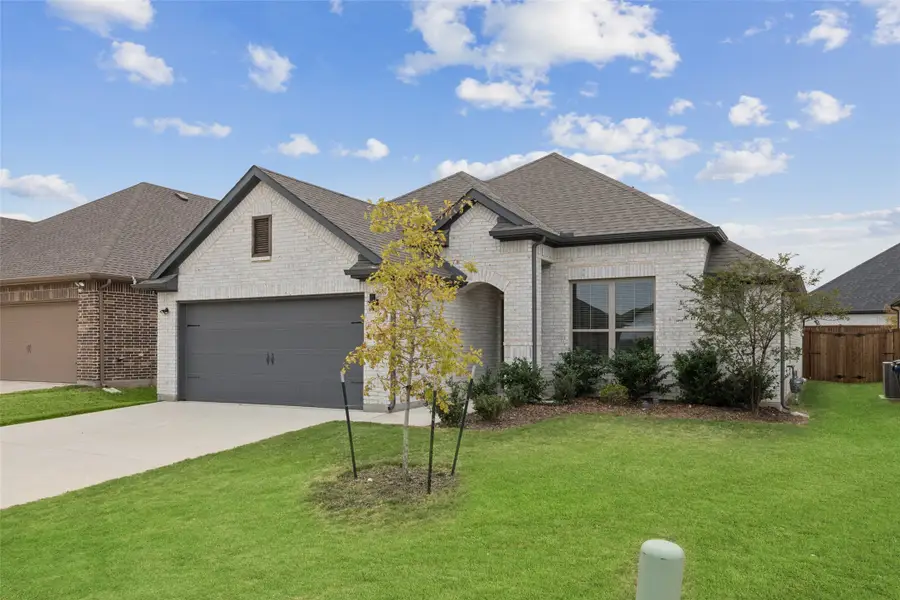 647 Oak Hill Way, Red Oak, TX 75154 - Image #2