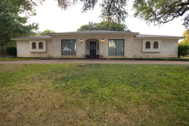 6108 Ed Coady Road, Edgecliff Village, TX 76134 - Image #2