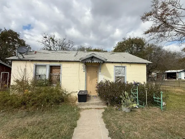 642 E Lumpkin Street, Meridian, TX 76665