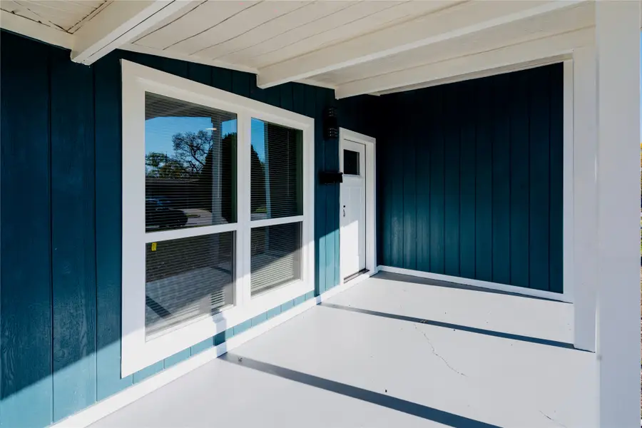 703 E Daugherty Drive, Garland, TX 75041 - Image #3