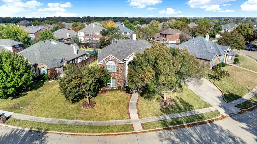 333 Green Acres Drive, Murphy, TX 75094 - Image #3