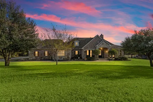 7216 Hinton Drive, Mansfield, TX 76063