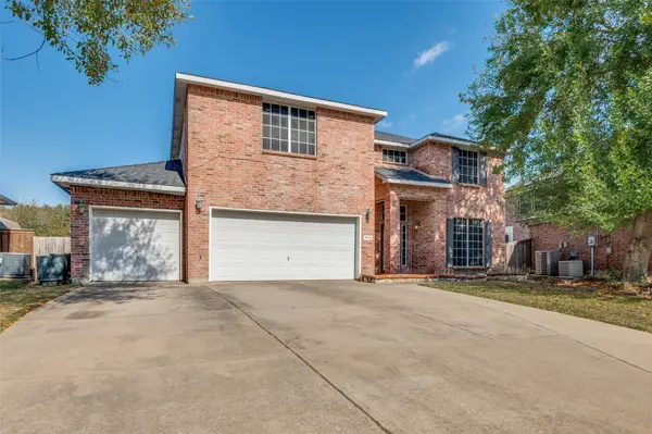 1922 High Meadow Street, Glenn Heights, TX 75154