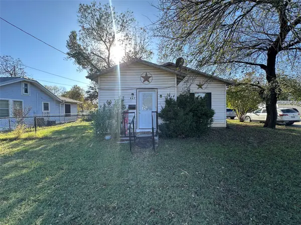 407 Erie Street, Cleburne, TX 76031