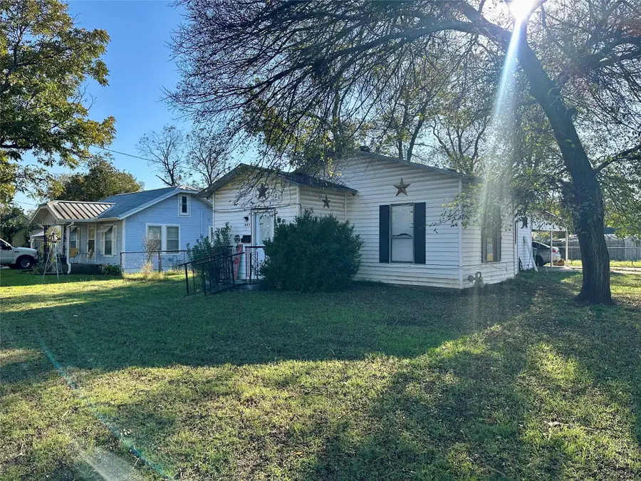 407 Erie Street, Cleburne, TX 76031 - Image #2