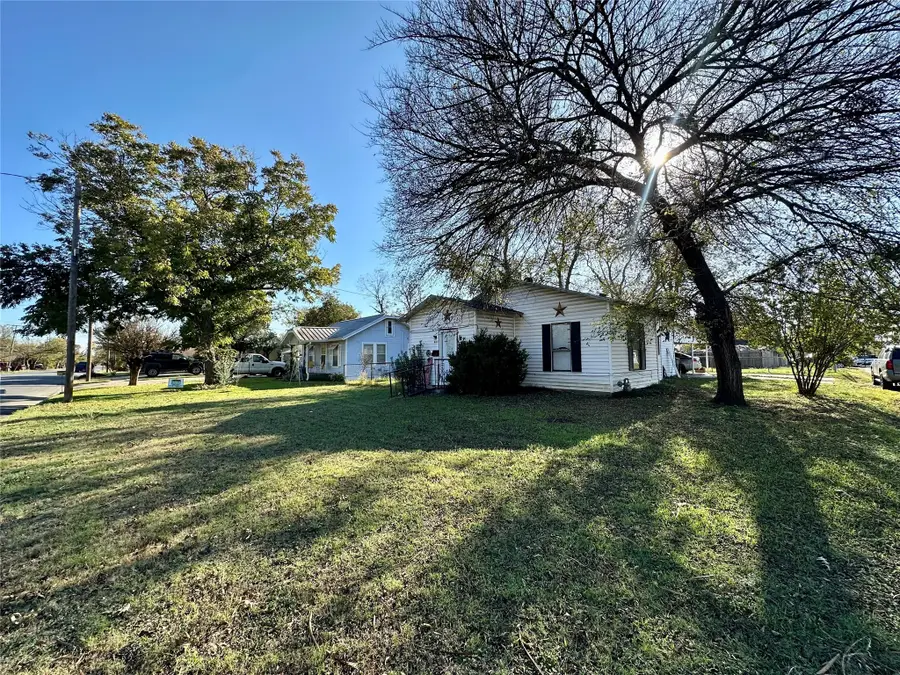 407 Erie Street, Cleburne, TX 76031 - Image #3