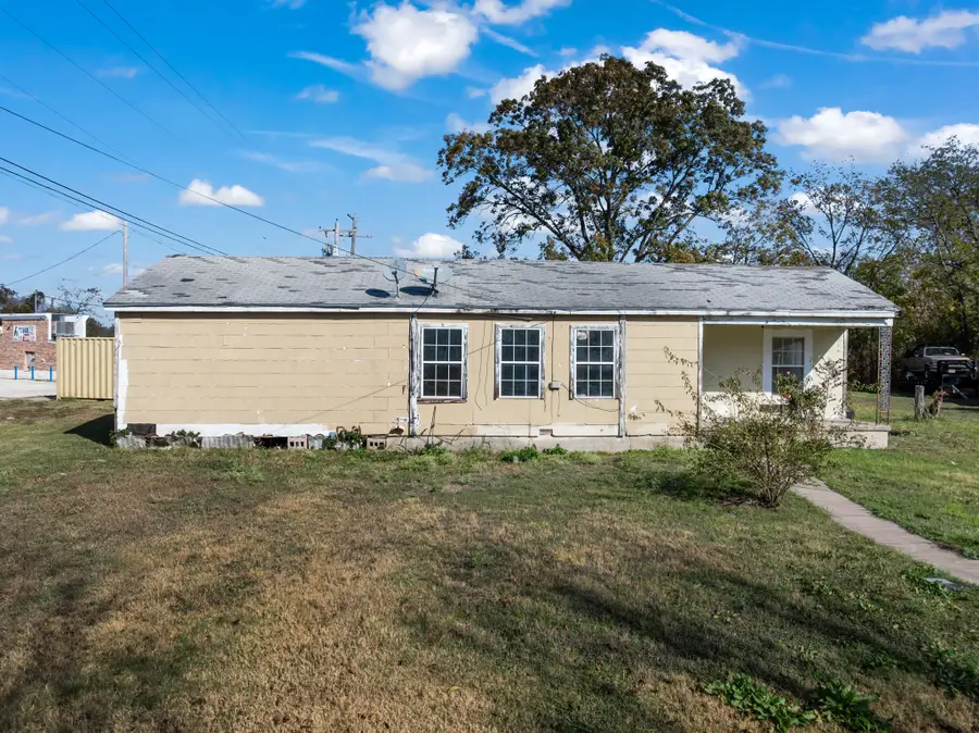 218 N Preston Street, Whitney, TX 76692 - Image #2