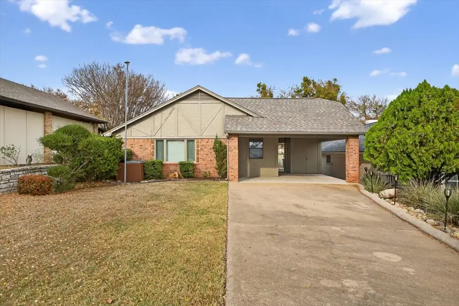 6218 Tezcuco Court, Granbury, TX 76049 - Image #3