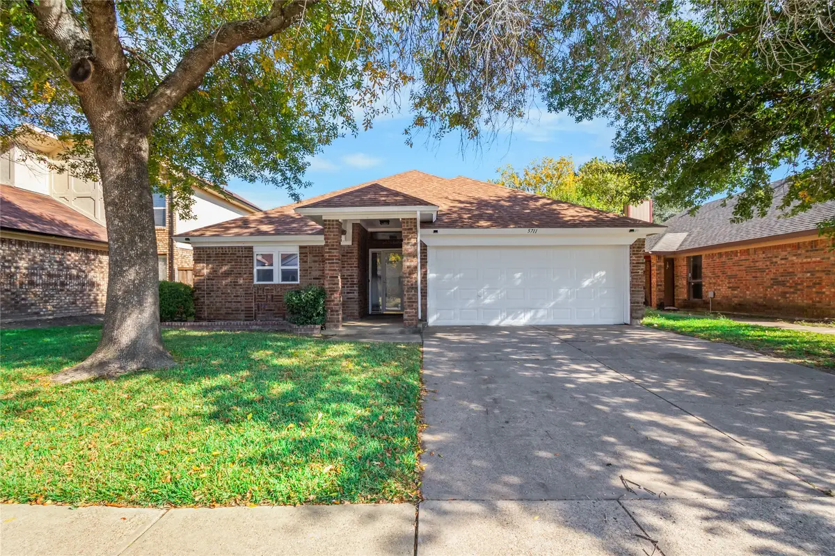 5711 Congressional Drive, Arlington, TX 76018 - Image #1