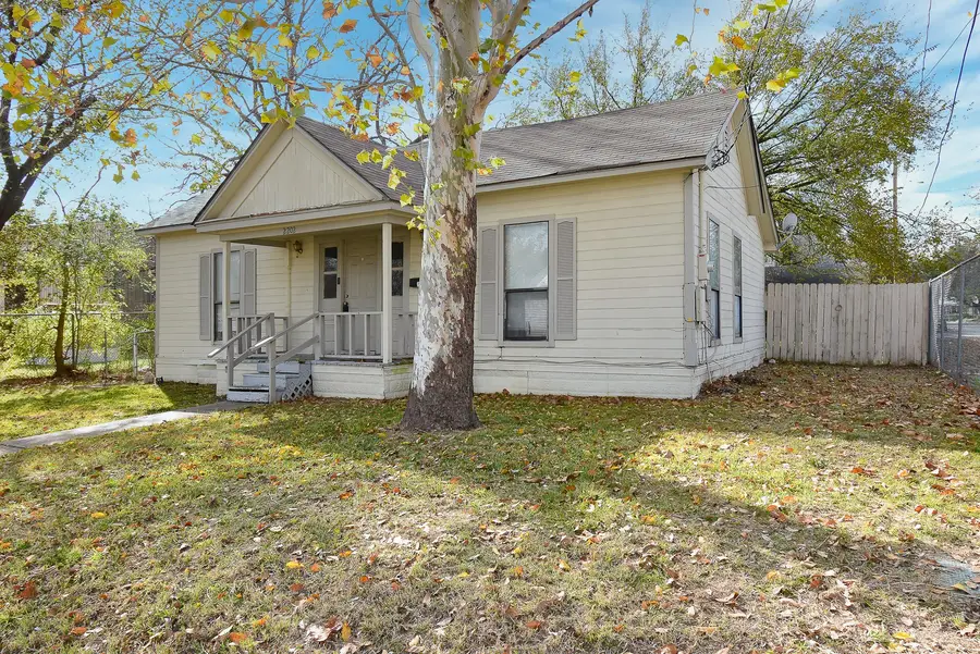 2202 Stuart Street, Greenville, TX 75401 - Image #2