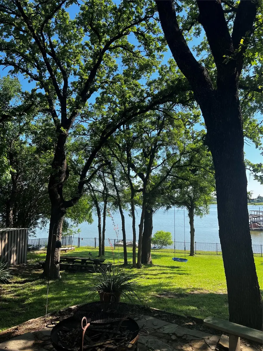 916 Kimbrough Road, Azle, TX 76020 - Image #3