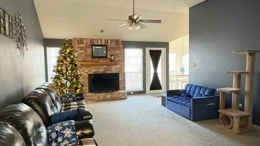 927 Rio Vista Lane, Arlington, TX 76017 - Image #3