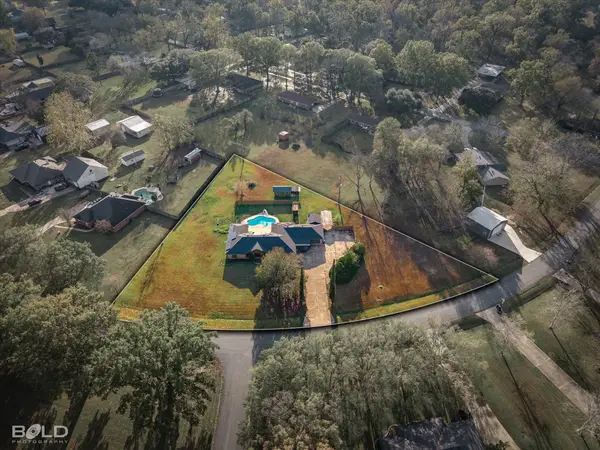 201 Rolling Meadows Lane, Bossier City, LA 71112