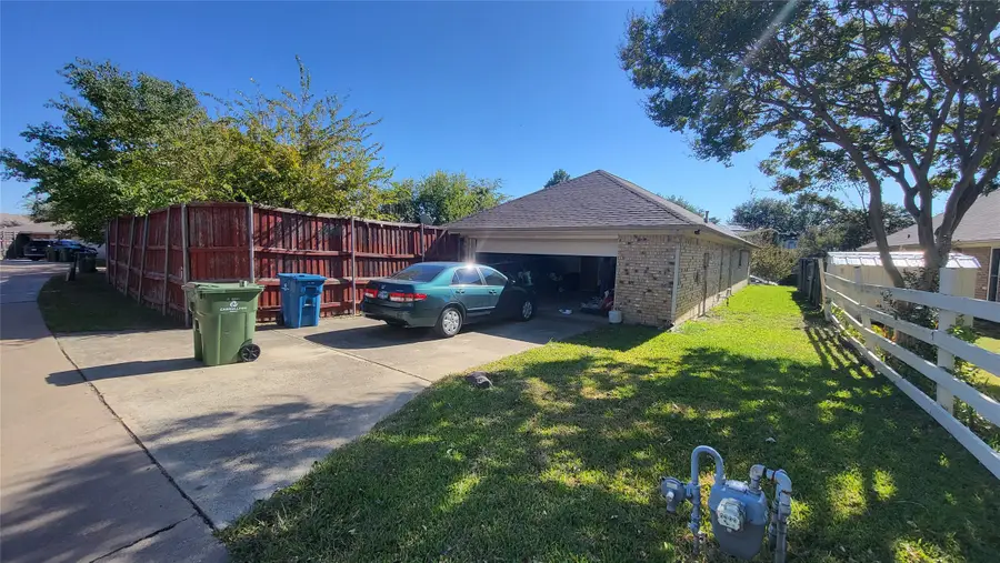 2229 Ridgewood, Carrollton, TX 75006 - Image #2