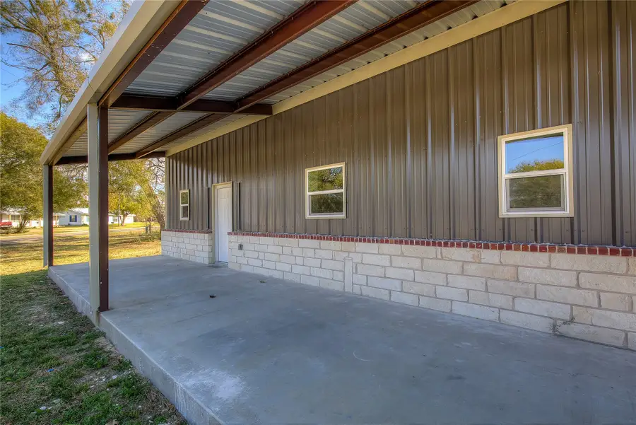 520 N 1st Street, Point, TX 75472 - Image #2