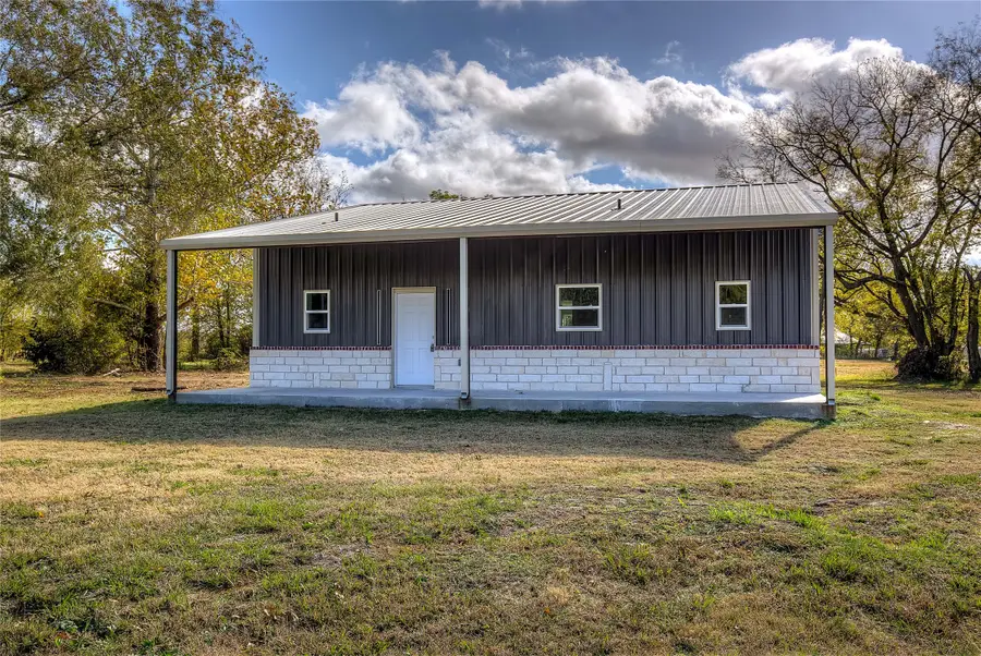 520 N 1st Street, Point, TX 75472 - Image #3