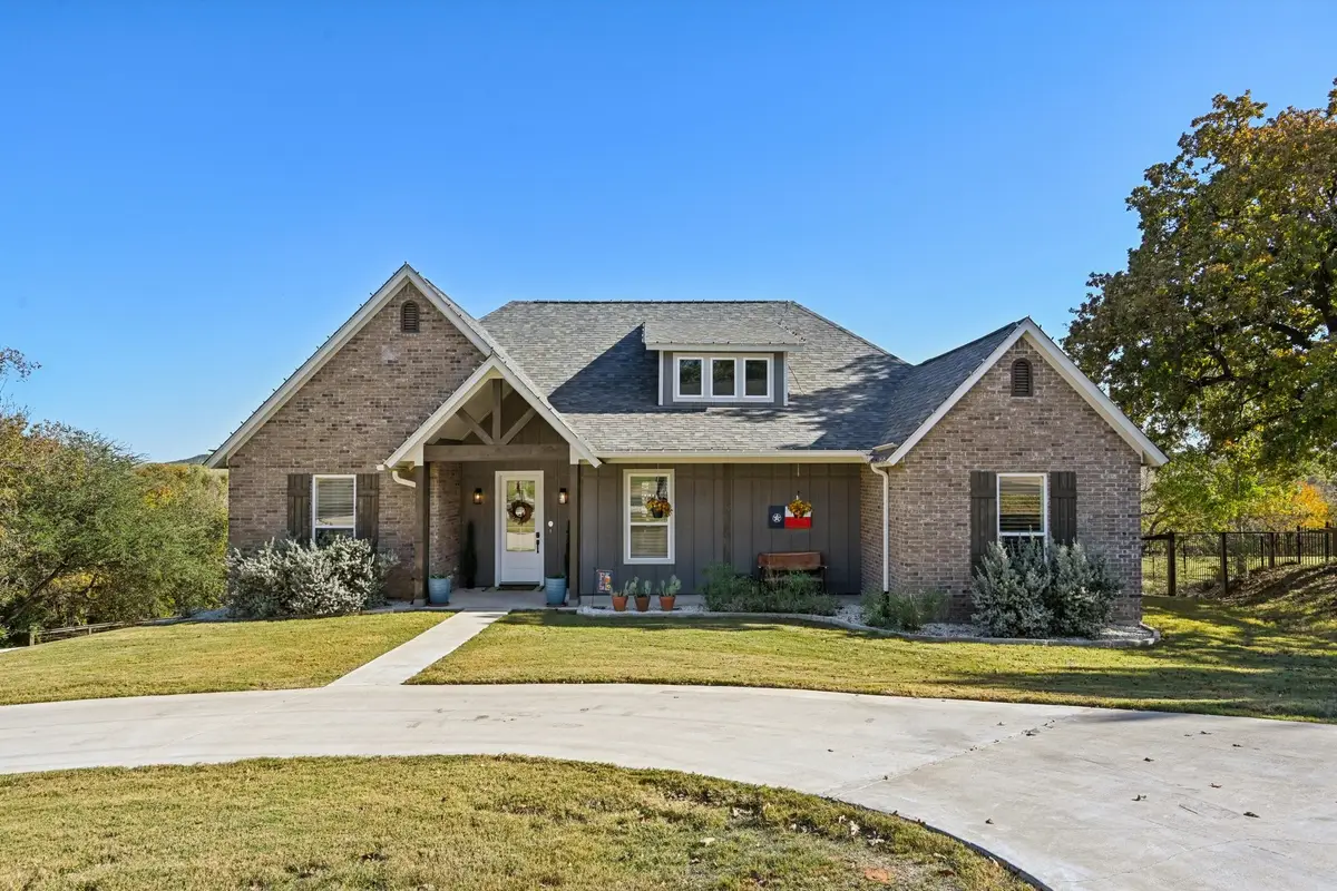 9608 Bellechase Road, Granbury, TX 76049 - Image #1