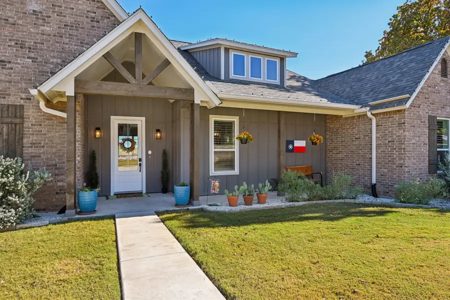 9608 Bellechase Road, Granbury, TX 76049 - Image #2