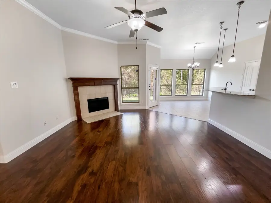 125 Hickory Creek Drive, Red Oak, TX 75154 - Image #3