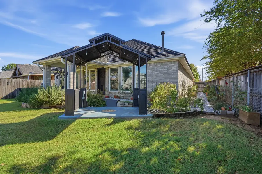 12701 Beech Tree Lane, Euless, TX 76040 - Image #2